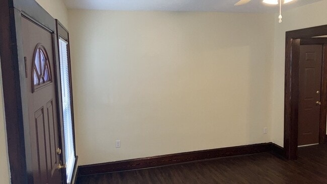 Photo - 319 E Canal St