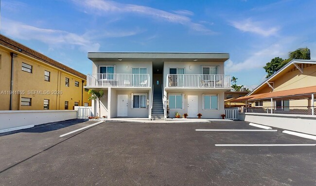 Building Photo - 426 NW 13th Ave Unit 1