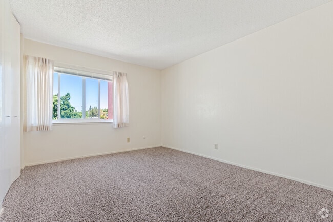 2BR, 2BA - 1080SF - Bedroom