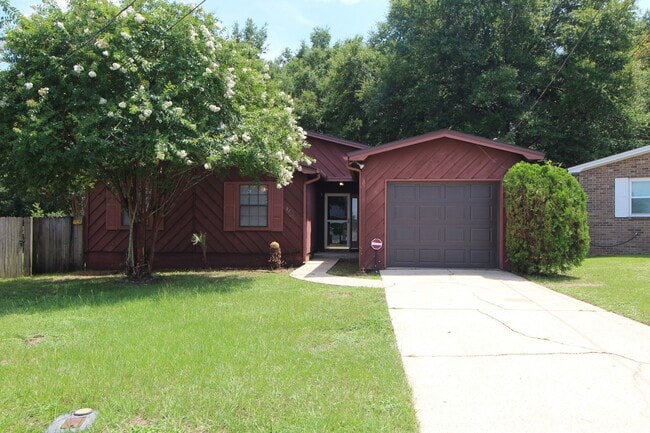 Building Photo - Spacious Tierra Villas Home with Vaulted Ceilings, Fireplace & Covered Patio