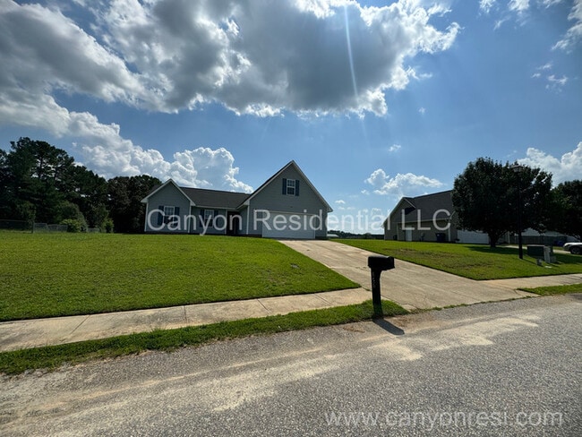 Photo - 323 Rushmore Ct