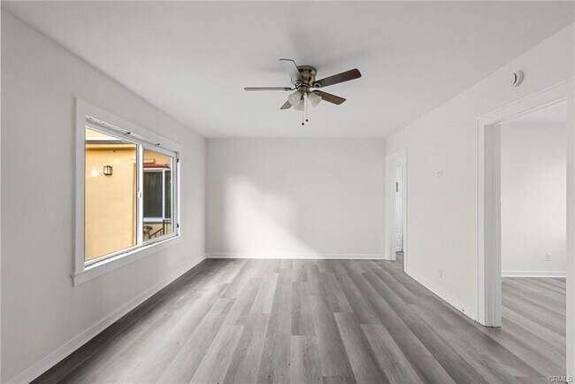 Photo - 5601 Fishburn Ave Unidad 1/2