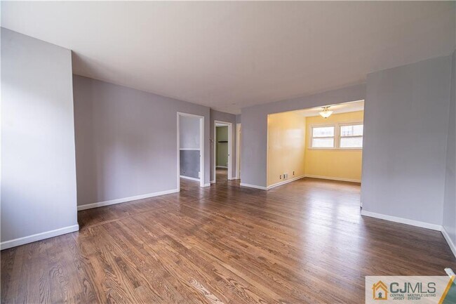 Photo - 16 Holmes St