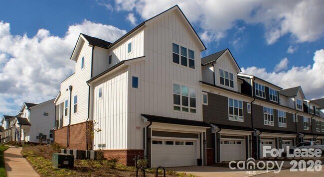 Photo - 17014 Fairmount Way