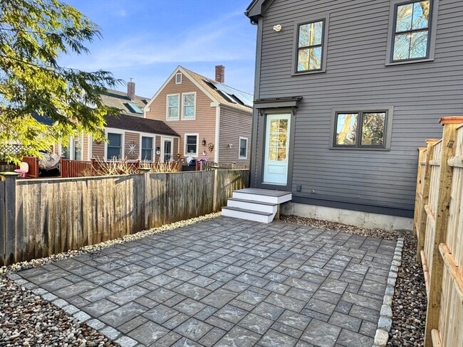 Photo - 30 Carter St Unit B