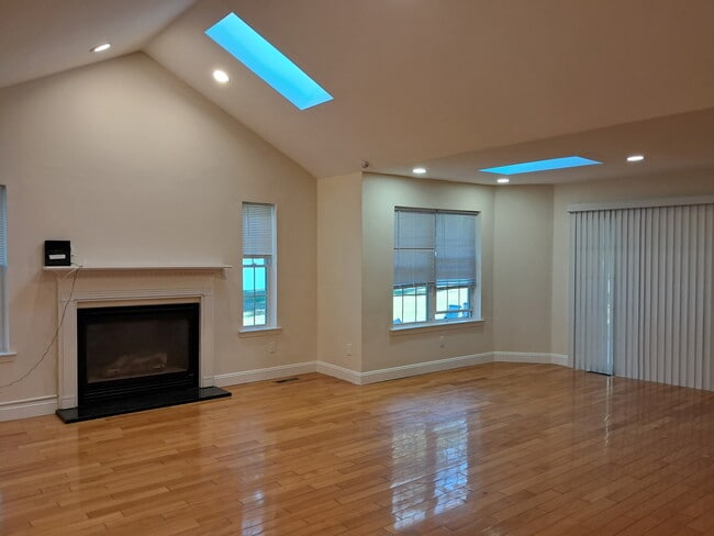 17 Gaetano Ln