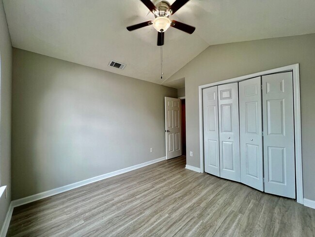 Photo - 3 bedroom 2 bath townhome in Towne Park