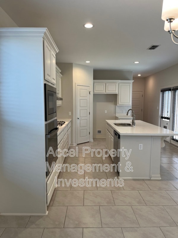 Photo - 3302 Oriole Dr