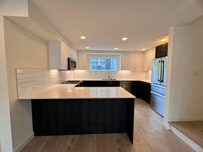 Photo - 11208 Pinehurst Way NE