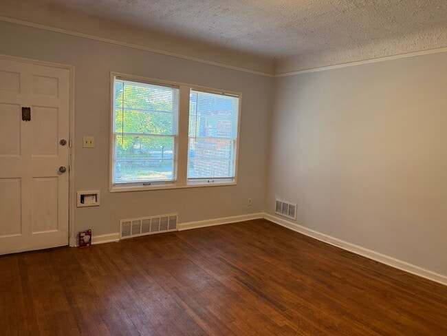 Building Photo - 1500 North Jarrett Street Unit 1500 N Jarrett