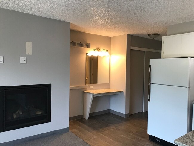 Photo - Large Studio Condo on Deschutes w/river trail access, minutes to downtown, heated pool, and cover...