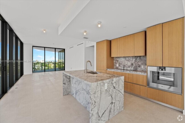 Building Photo - 500 Alton Rd Unit 1105 Rental
