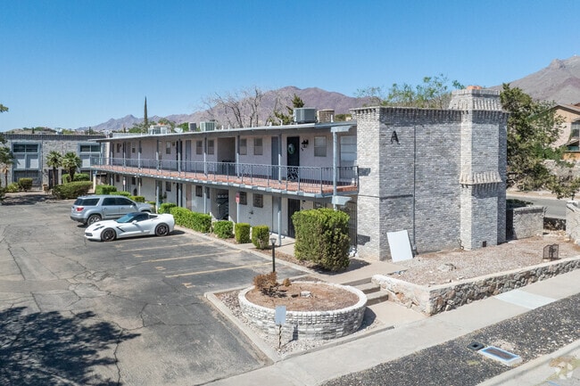 Front - Villa Escondida