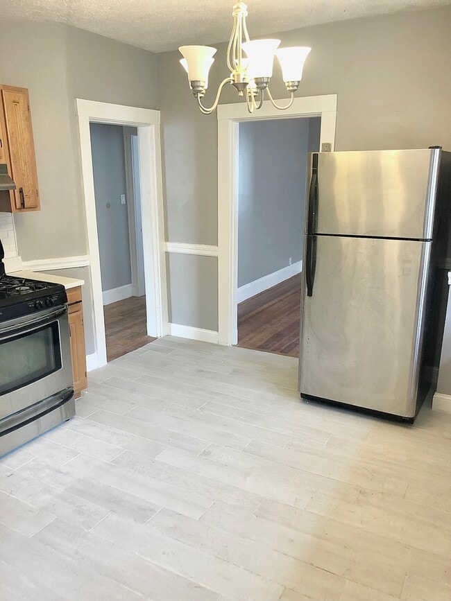 19 Archdale Rd Unit 2