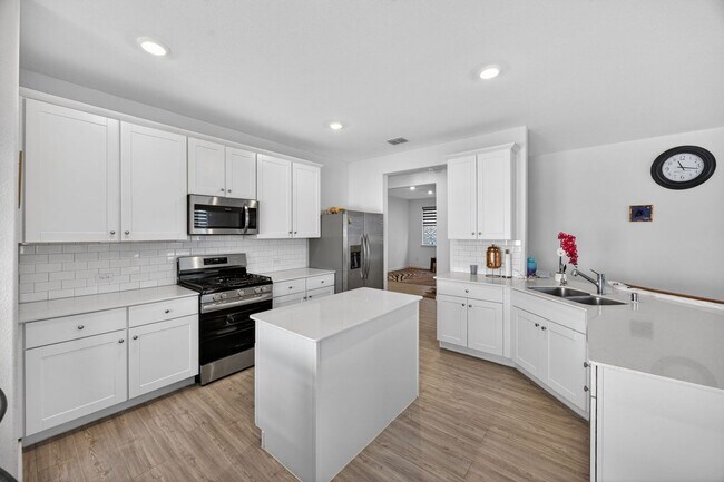 Photo - 7025 English Elm Trl