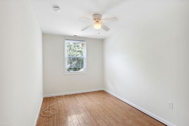 Photo - 4 br, 2 bath Triplex - 1708 N 18TH ST Unit C Unidad C