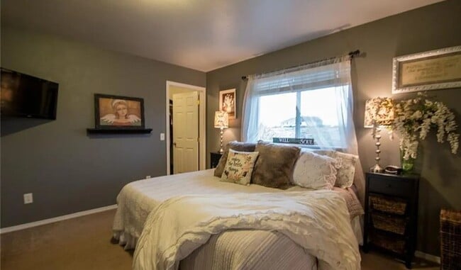 Photo - 4 Bedroom Home with Yard, Garage & Pet-Friendly Policy