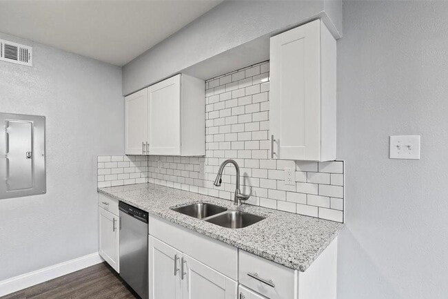 Photo - 4832 Locke Ave