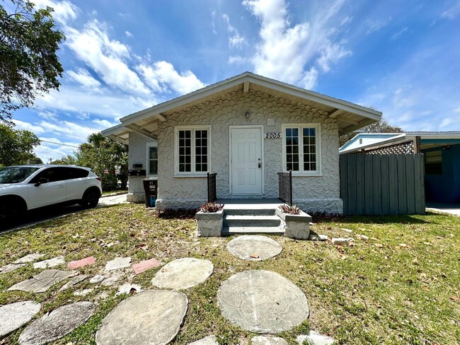 Photo - 2005 Broward Ave House