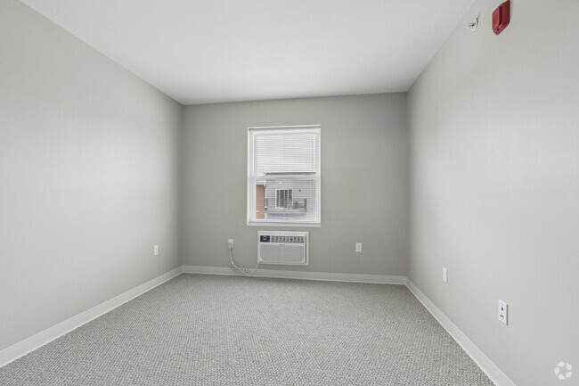 2BR, 2BA - 1,025SF - Bedroom