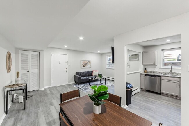 Photo - 424 Wharton Dr Unit SI FL3-ID1613002P