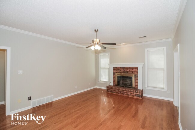 Photo - 719 Gable Ln