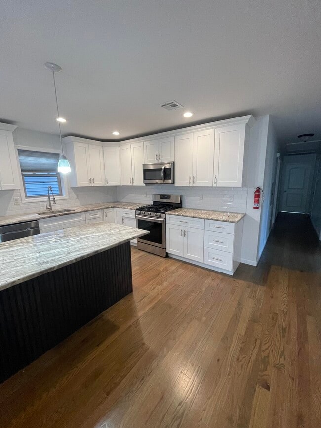 Photo - 7611 Newkirk Ave