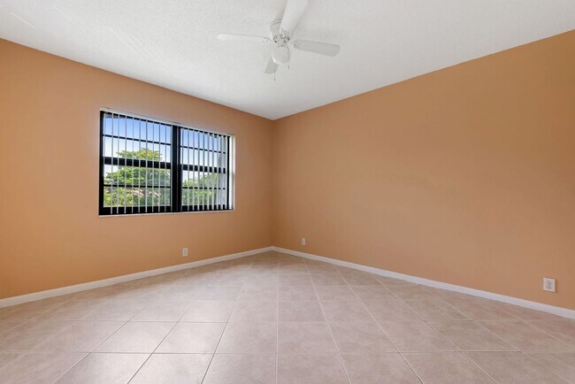 3111 Oakland Shores Dr Unidad F212