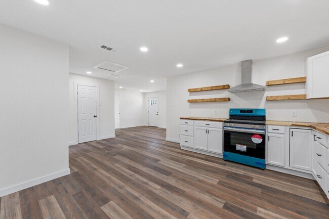 Photo - 1105 Maxfield St