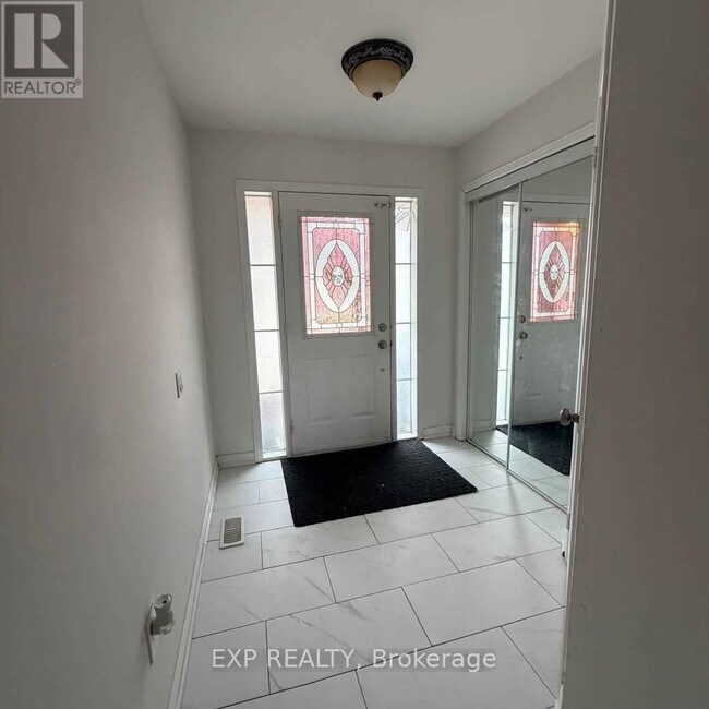 Photo - 35 View Green Crescent