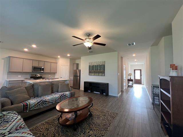 Photo - 305 Hackberry St House
