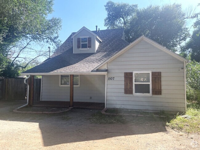 Building Photo - Fully updated 2 bedroom house in Old Color...