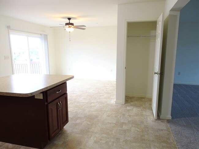 Photo - 322 Meadow View Dr