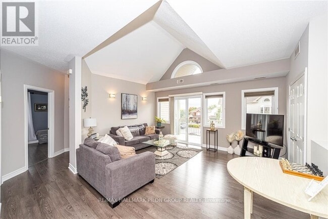 Photo - 157 Crestway Dr