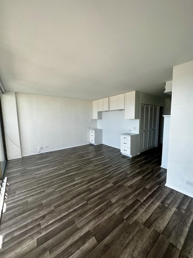 Photo - 1560 Thurston Ave