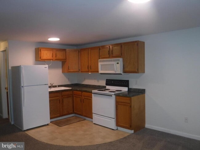 Photo - 12 S Main St Unit B