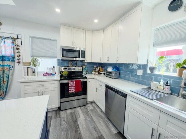 Photo - 3080 Ivy St