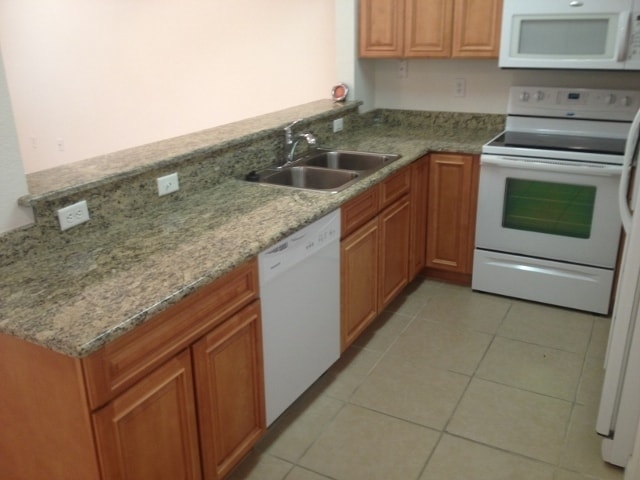 Photo - Quiet neighborhood close to Royal Park Plaza, theaters, shopping, restaurants, and UF