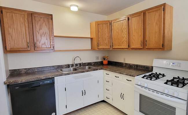 Photo - 14821 S Bartlett Ave