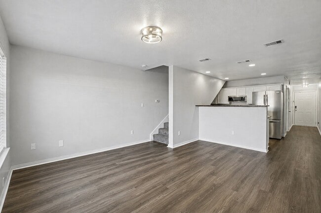 Building Photo - 4021 Preferred Pl