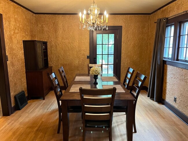 Photo - 1400 S Main Ave