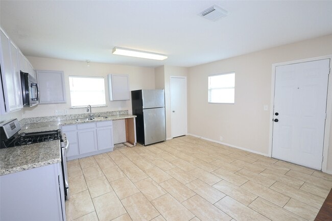 Photo - 3203 Becker Glen St