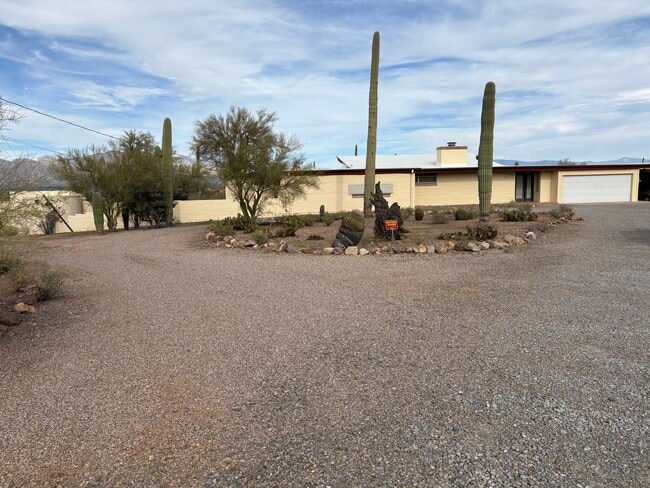 Building Photo - Tucson West 3 Bedroom