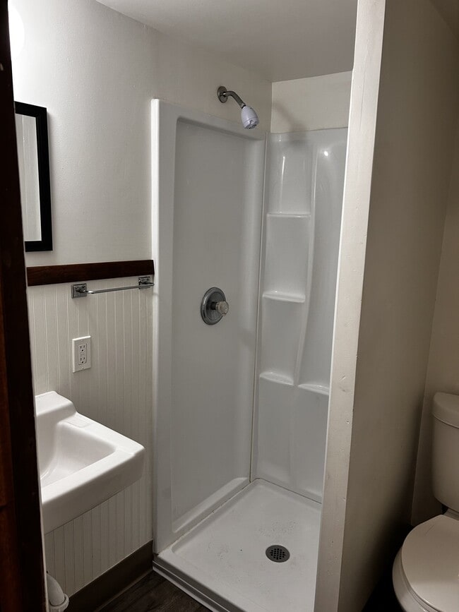 519 1/2 S Almon St Unit F