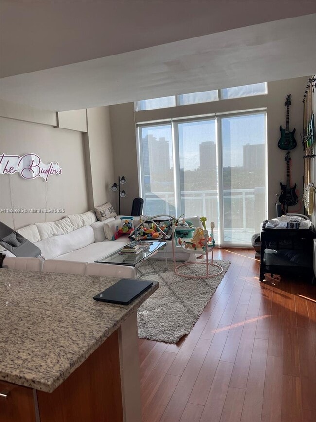 Building Photo - 3000 NE 188th St Unit 706 Rental