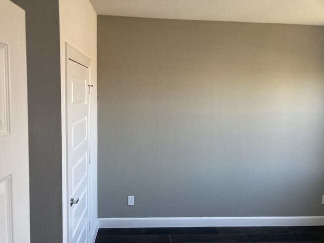 Photo - 304 Jensen Dr