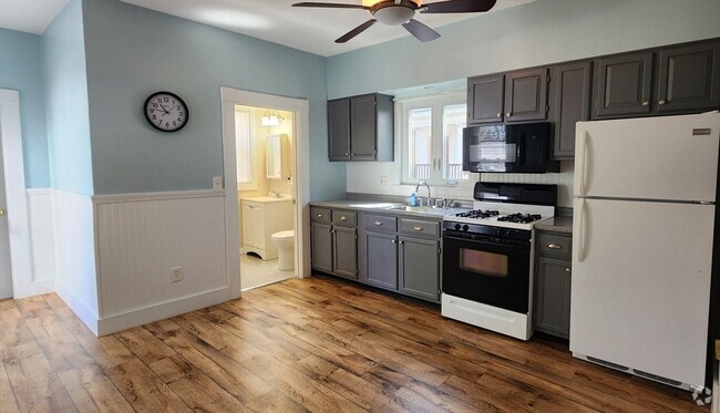Building Photo - 76 Brown St Unit 1 Rental