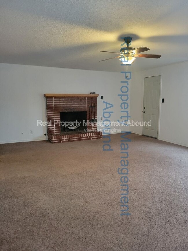 Photo - 1415 S New Haven Ave