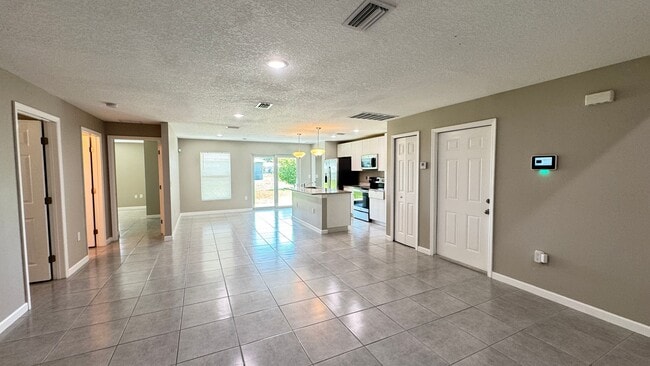 Photo - Amazing 4 Bedroom, 2 Bathroom Home in Palm Bay!!