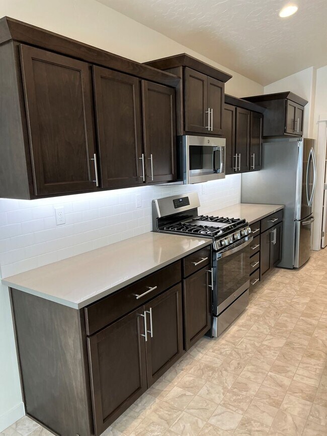 Photo - Beautiful, 3 bed 2 bath home close to lake...